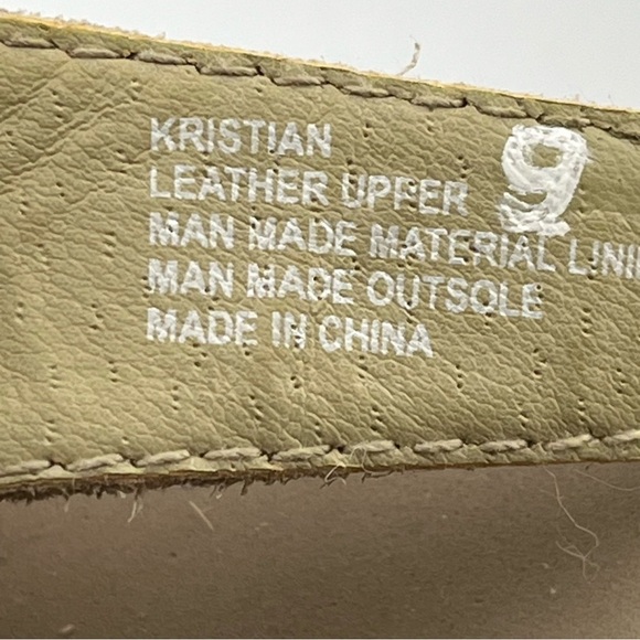 Yellow Box Women's Size 9 Brown/Tan Rhinestones Silver Wedge Sandals Flipflops - Picture 8 of 8